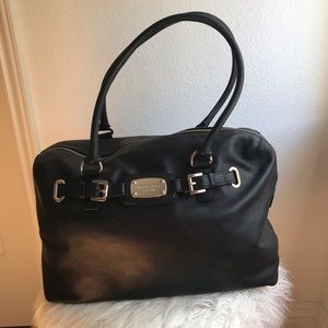 Michael Kors purse 👛